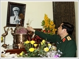 Defence Minister offers incense to generals in anti-French resistance war