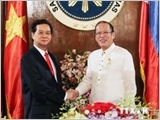 PM Dung holds talks with Philippine President