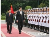 Vietnamese, Hungarian Presidents hold talks