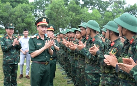 Xây dựng lực lượng vũ trang Thủ đô Hà Nội vững mạnh về chính trị trong giai đoạn mới