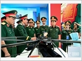 Đại tướng Phan Văn Giang kiểm tra khu trưng bày Bộ Quốc phòng tại Triển lãm thành tựu đất nước