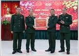 Thủ trưởng Tổng cục Chính trị thăm, chúc Tết Tạp chí Quốc phòng toàn dân