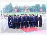 Lãnh đạo Đảng, Nhà nước vào Lăng viếng Chủ tịch Hồ Chí Minh nhân kỷ niệm 51 năm Ngày giải phóng miền Nam, thống nhất đất nước