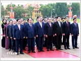 Kỷ niệm 136 năm Ngày sinh Chủ tịch Hồ Chí Minh: Lãnh đạo Đảng, Nhà nước vào Lăng viếng Bác