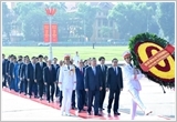Lãnh đạo Đảng, Nhà nước vào Lăng viếng Chủ tịch Hồ Chí Minh và tưởng niệm các Anh hùng liệt sĩ