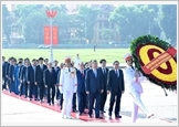 Lãnh đạo Đảng, Nhà nước vào Lăng viếng Chủ tịch Hồ Chí Minh và tưởng niệm các Anh hùng liệt sĩ
