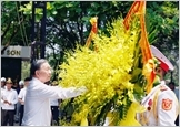 Tổng Bí thư, Chủ tịch nước dâng hương tưởng niệm Đại tướng Võ Nguyên Giáp và các liệt sĩ tại Quảng Trị
