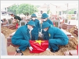 Lấy mẫu hài cốt liệt sĩ tại các nghĩa trang liệt sĩ xã Hoàng An