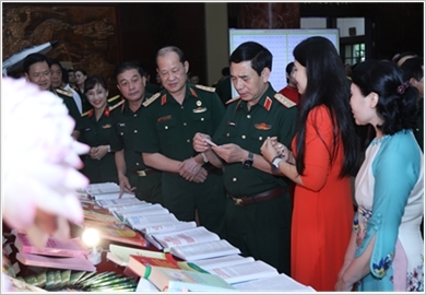 当前军队贯彻落实05-CT/TW号指示中先进典型的培育与推广若干问题