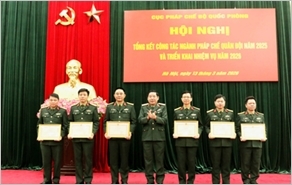 法制局和军队法制系统弘扬优良传统 在新的发展纪元构建国防制度体系