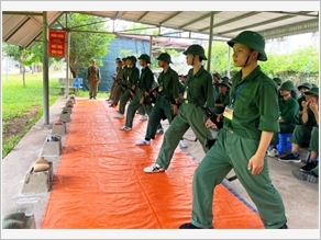 Trung tâm Giáo dục quốc phòng và an ninh Trường Đại học Sư phạm Thể dục Thể thao Hà Nội đẩy mạnh giáo dục quốc phòng và an ninh cho sinh viên