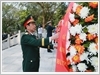 Đại tướng Phan Văn Giang và Thượng tướng Đổng Quân đặt vòng hoa tại Đài tưởng niệm Liệt sĩ cách mạng Nhân dân Trung Quốc - Việt Nam.