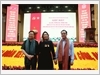 Đại diện già làng, trưởng bản, trưởng thôn, người có uy tín, chức sắc tôn giáo tặng quà Đại tướng Nguyễn Trọng Nghĩa và đồng chí Nguyễn Đình Khang, Bộ trưởng Bộ Dân tộc và Tôn giáo.