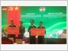 Bộ trưởng Bộ Quốc phòng hai nước thăm, tặng quà Đồn Biên phòng Cửa khẩu Thanh Thủy (Việt Nam).