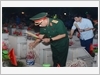 Thượng tướng Lê Quang Minh thắp hương các phần mộ liệt sĩ trong Nghĩa trang Liệt sĩ quốc gia Vị Xuyên.